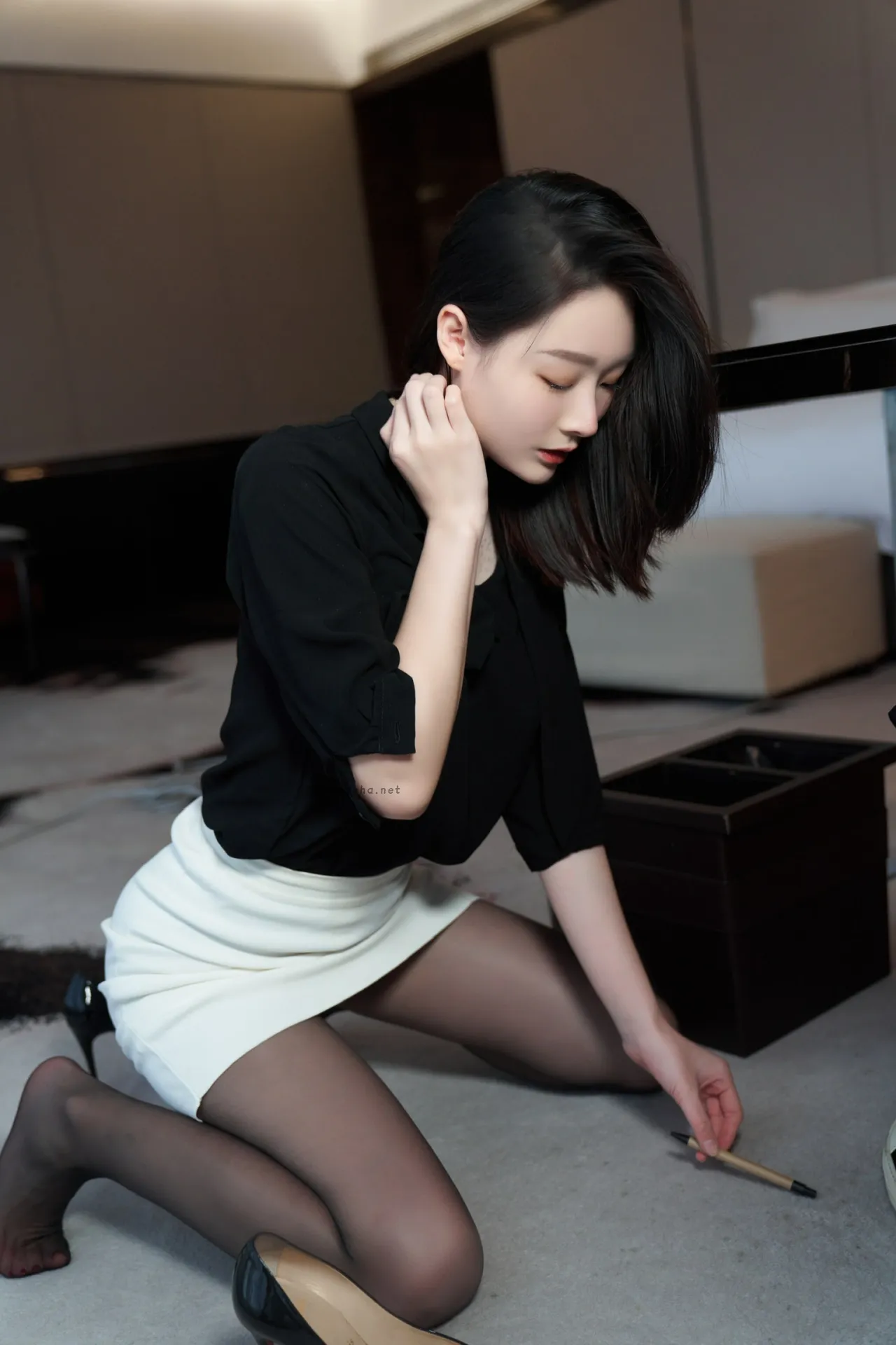 小逗逗 – 超薄黑丝蕾丝内内 【81P】